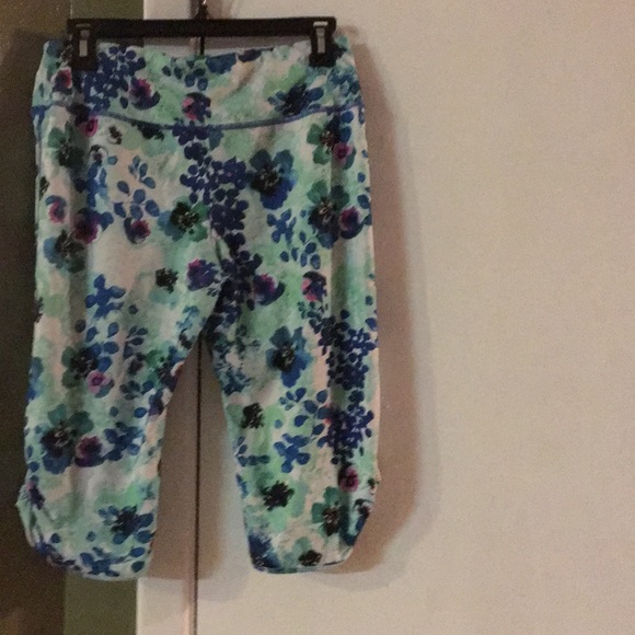 An workout legging - Picture 2 of 3